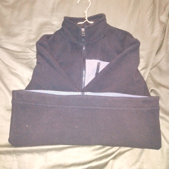 North Face Black and Grey Jacket Size; M - Picture 3 of 4